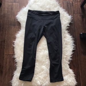 Lululemon 🍋 inspire crop II size 6
